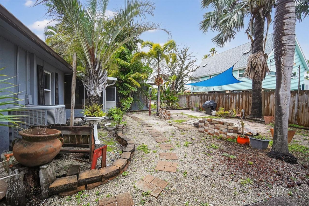 8301 Riverside Drive Ne, Saint Petersburg, FL 33702 Photo