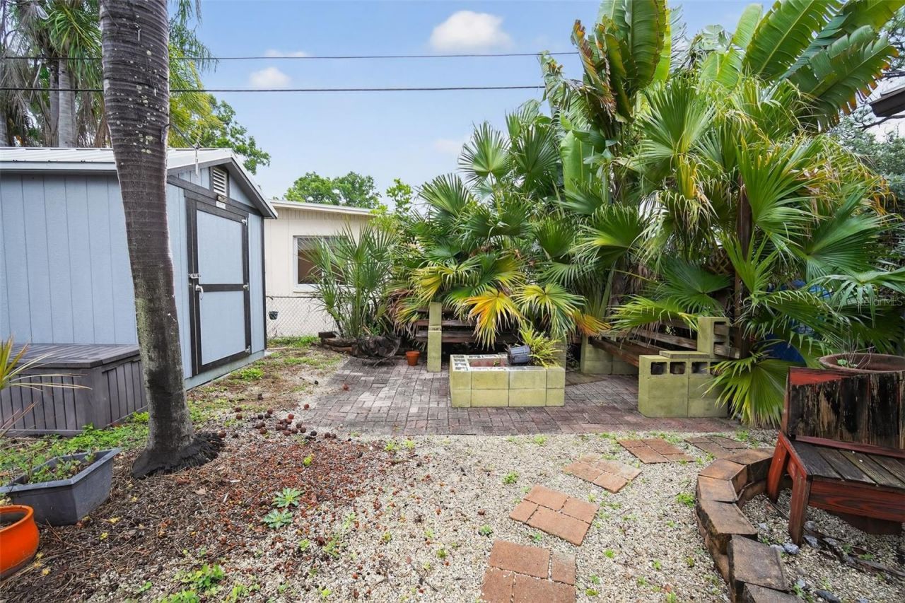 8301 Riverside Drive Ne, Saint Petersburg, FL 33702 Photo