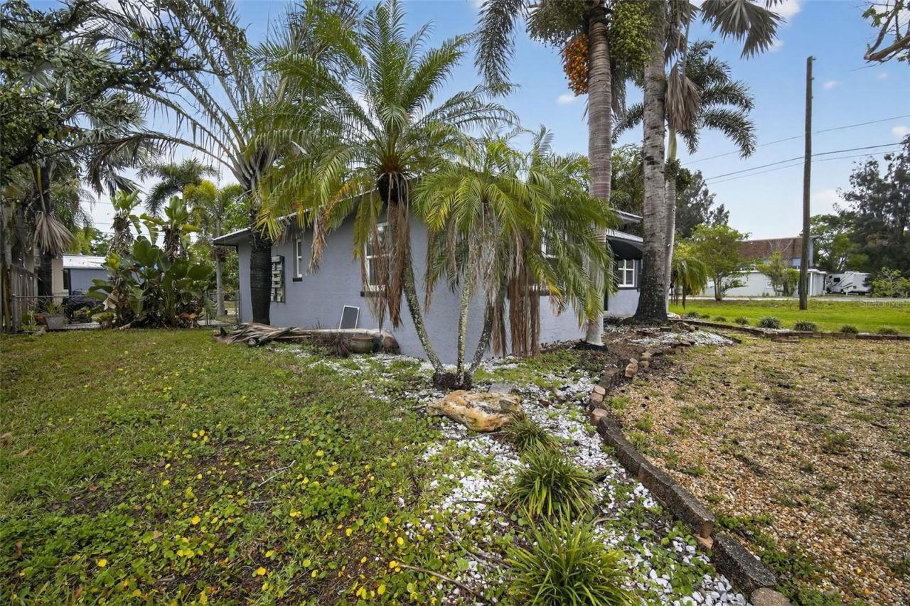 8301 Riverside Drive Ne, Saint Petersburg, FL 33702 Photo