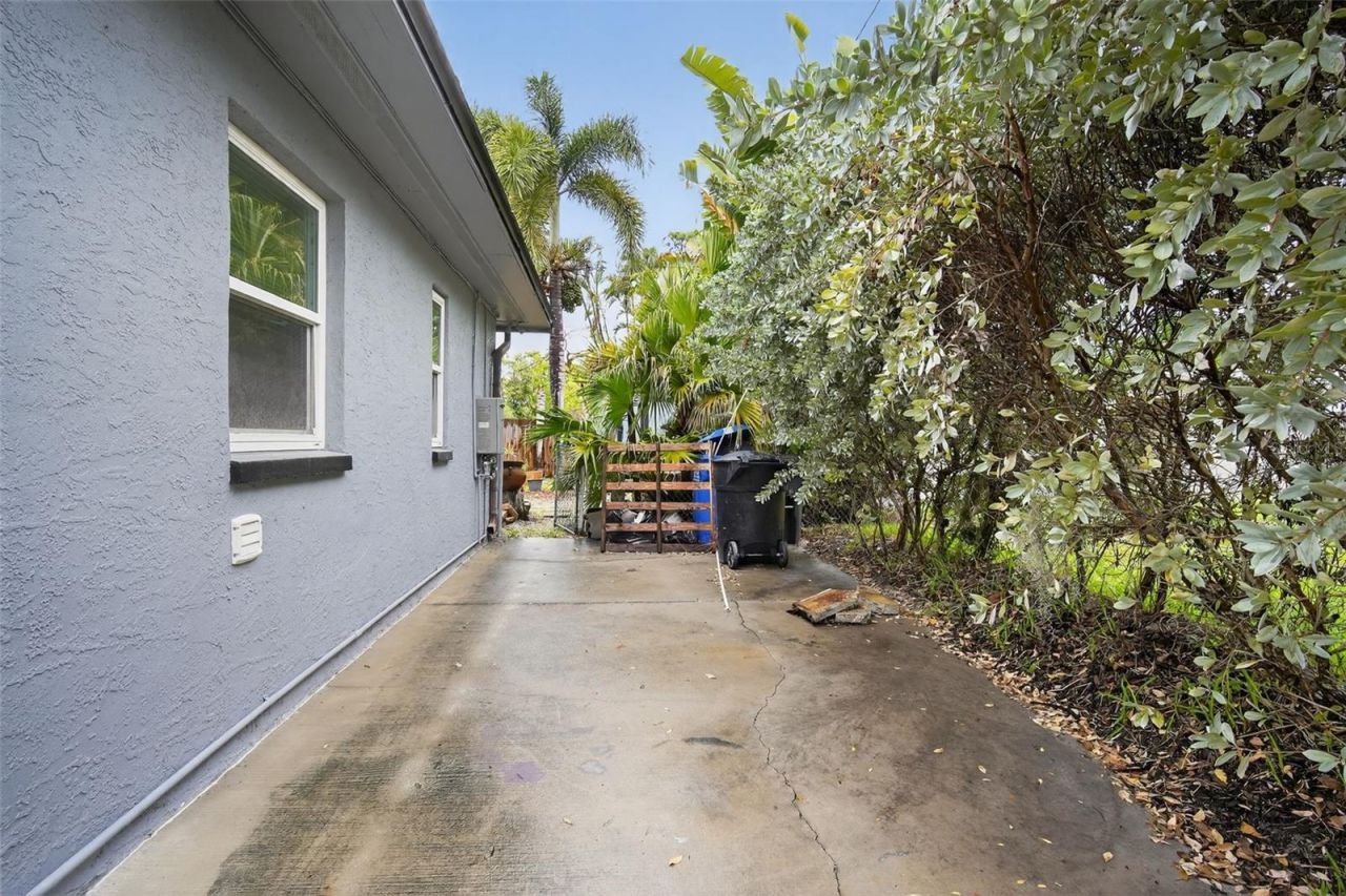 8301 Riverside Drive Ne, Saint Petersburg, FL 33702 Photo