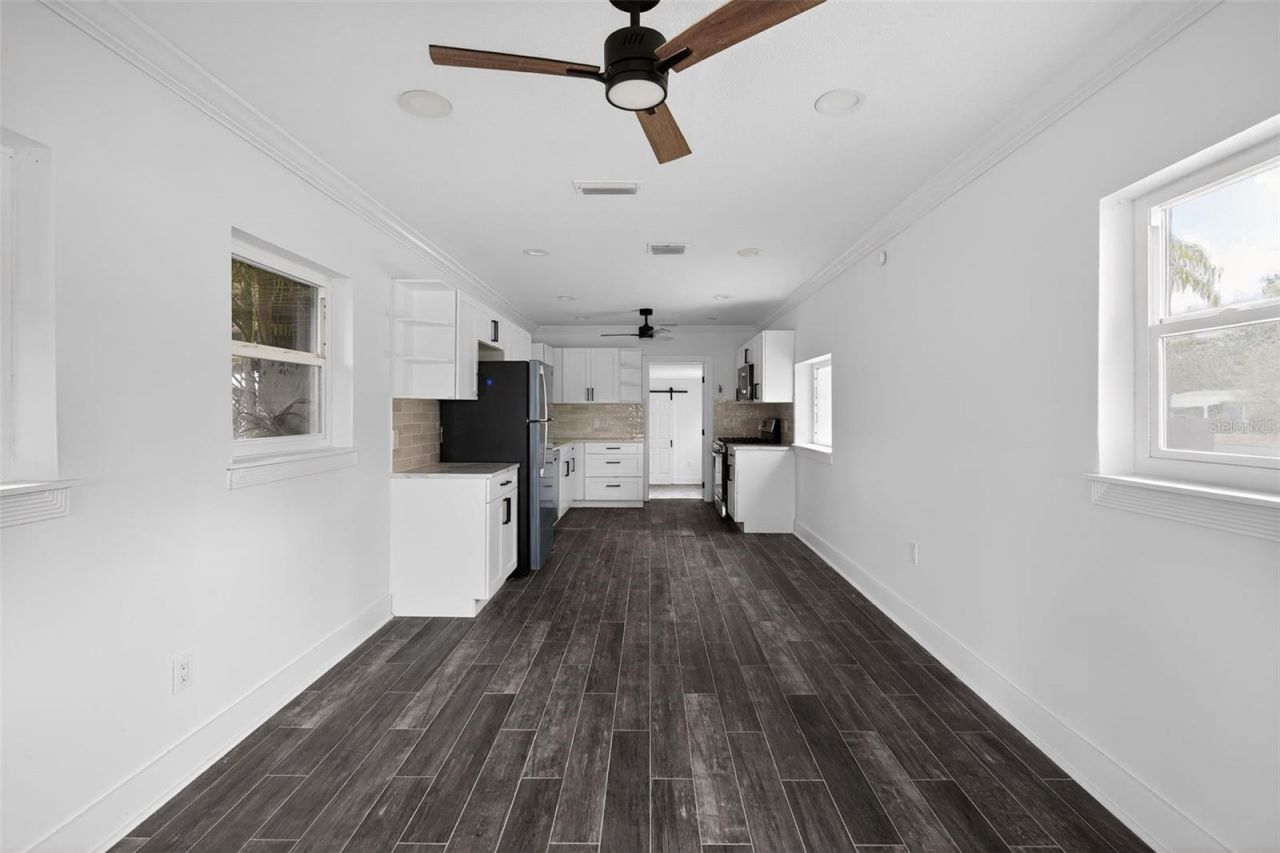 8301 Riverside Drive Ne, Saint Petersburg, FL 33702 Photo