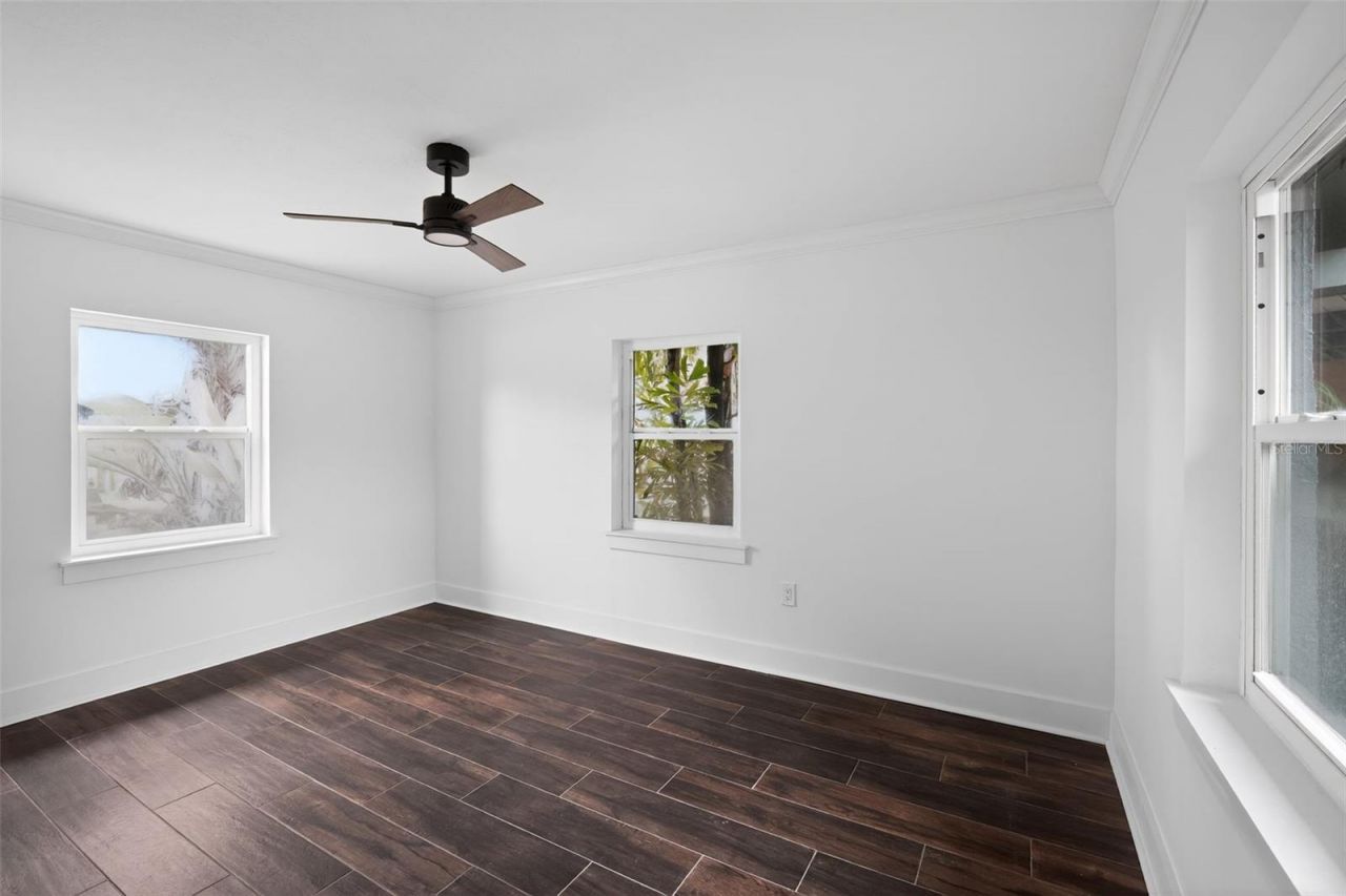 8301 Riverside Drive Ne, Saint Petersburg, FL 33702 Photo