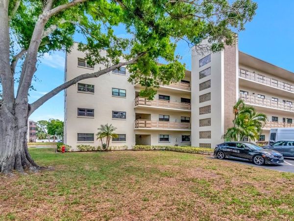 6070 80TH STREET N, Unit 215, ST PETERSBURG, FL 33709