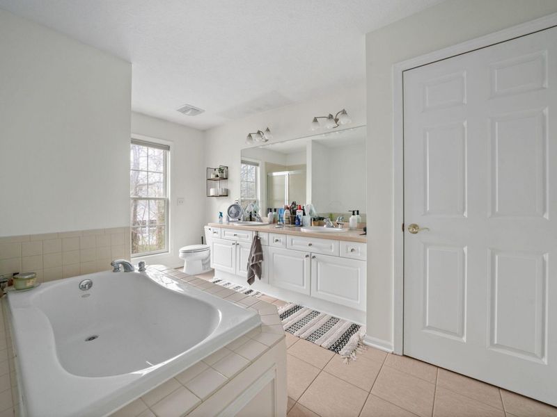 1183 Sanctuary Place, Unit 11, Columbus, OH 43230 Photo 11