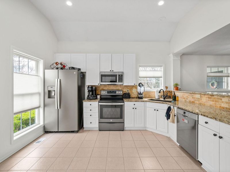 1183 Sanctuary Place, Unit 11, Columbus, OH 43230 Photo 7