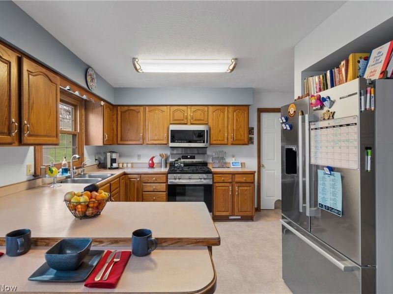 6373 Harbor Drive NW, Canton, OH 44718 Photo 10