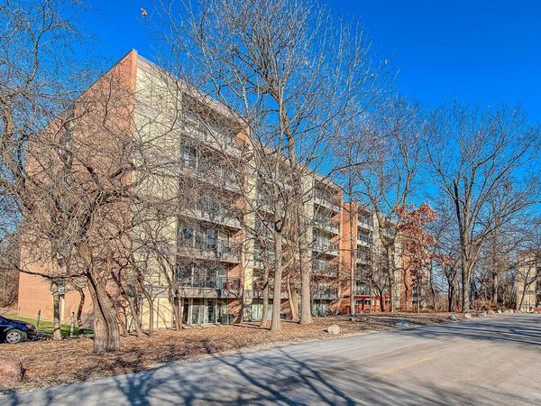 6010 Oakwood Drive , Unit 1H, Lisle, IL 60532