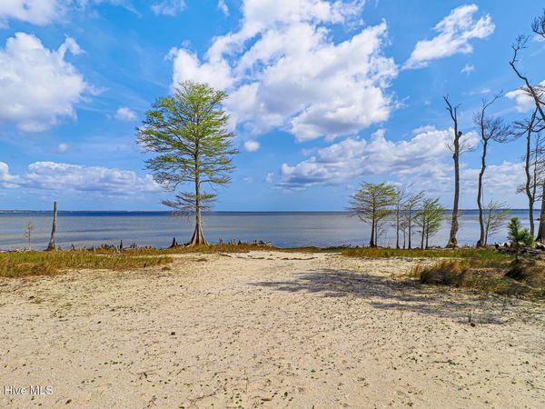 107 Cedarwood Drive, Havelock, NC 28532