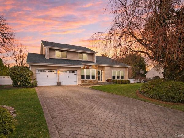 28 Timber Ridge Drive, Commack, NY 11725