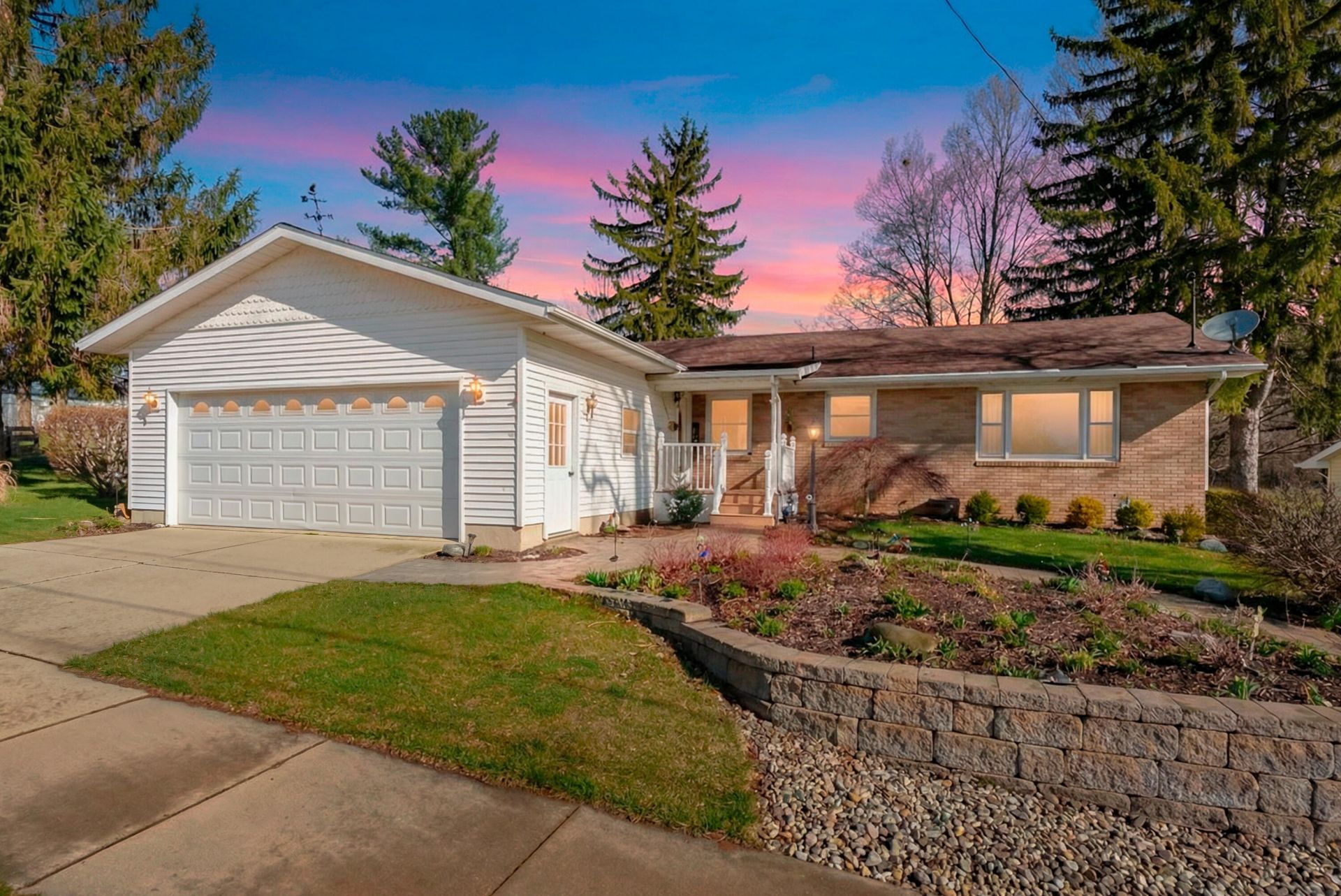 1307 4th Street, Lake Odessa, MI 48849 Main Photo