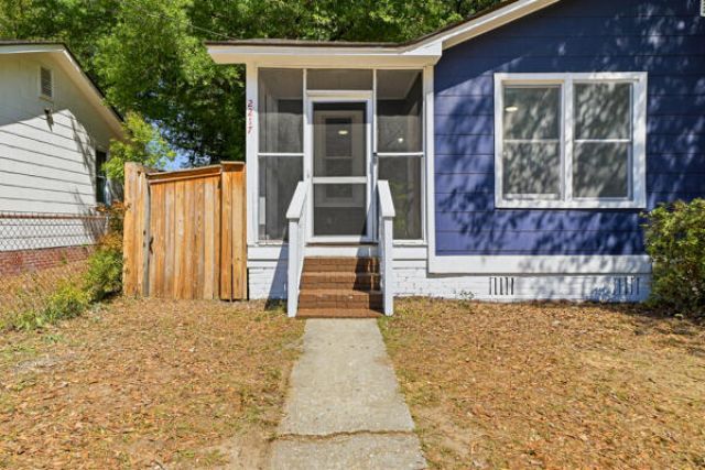 2217 Cambridge Avenue Photo 4