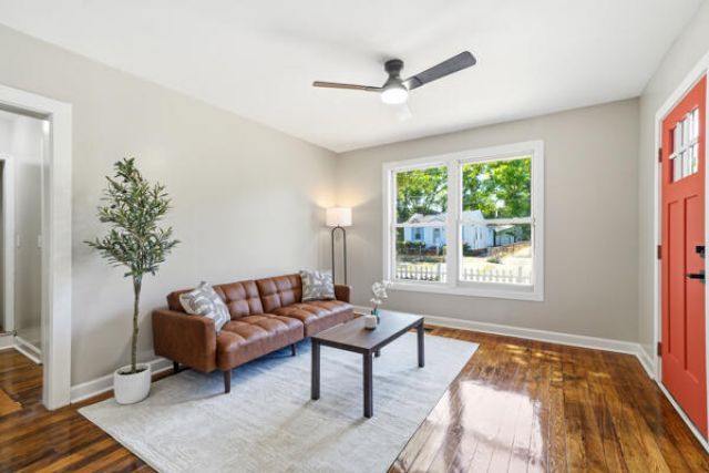 2217 Cambridge Avenue Photo 7