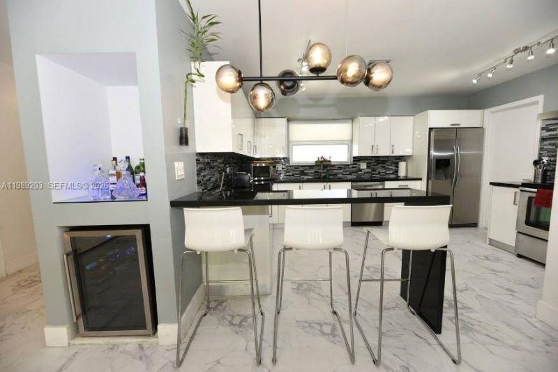 909 N 13th Ct , Hollywood, FL 33019 Photo