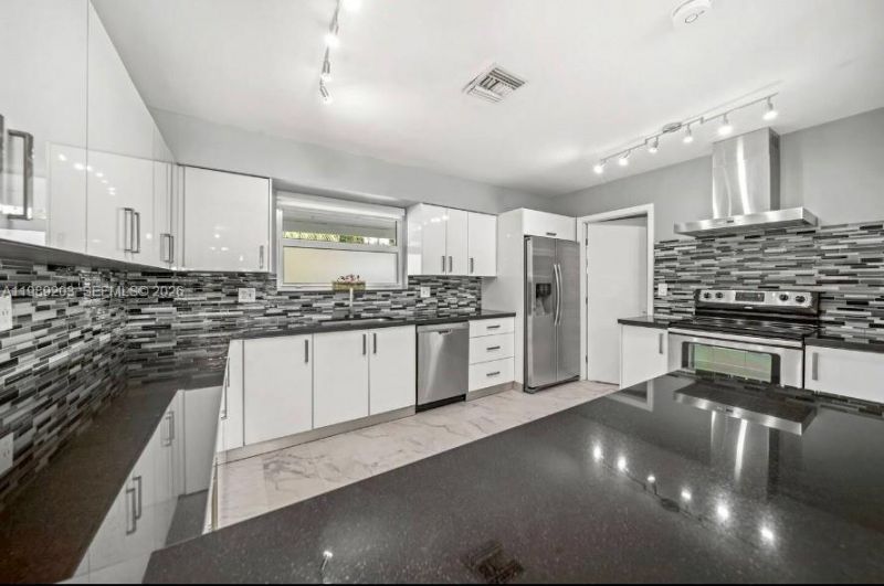 909 N 13th Ct , Hollywood, FL 33019 Photo