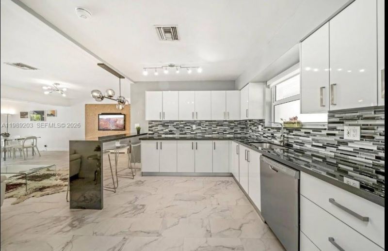 909 N 13th Ct , Hollywood, FL 33019 Photo