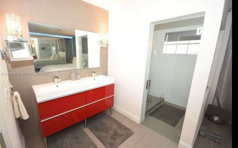 909 N 13th Ct , Hollywood, FL 33019 Photo