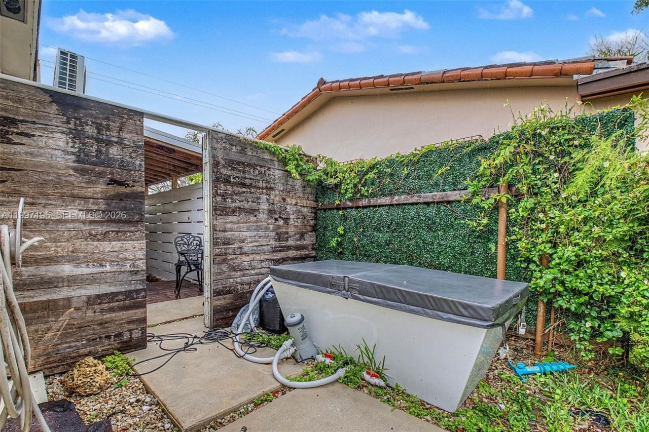 3951 SW 2nd Ter, Miami, FL 33134 Photo