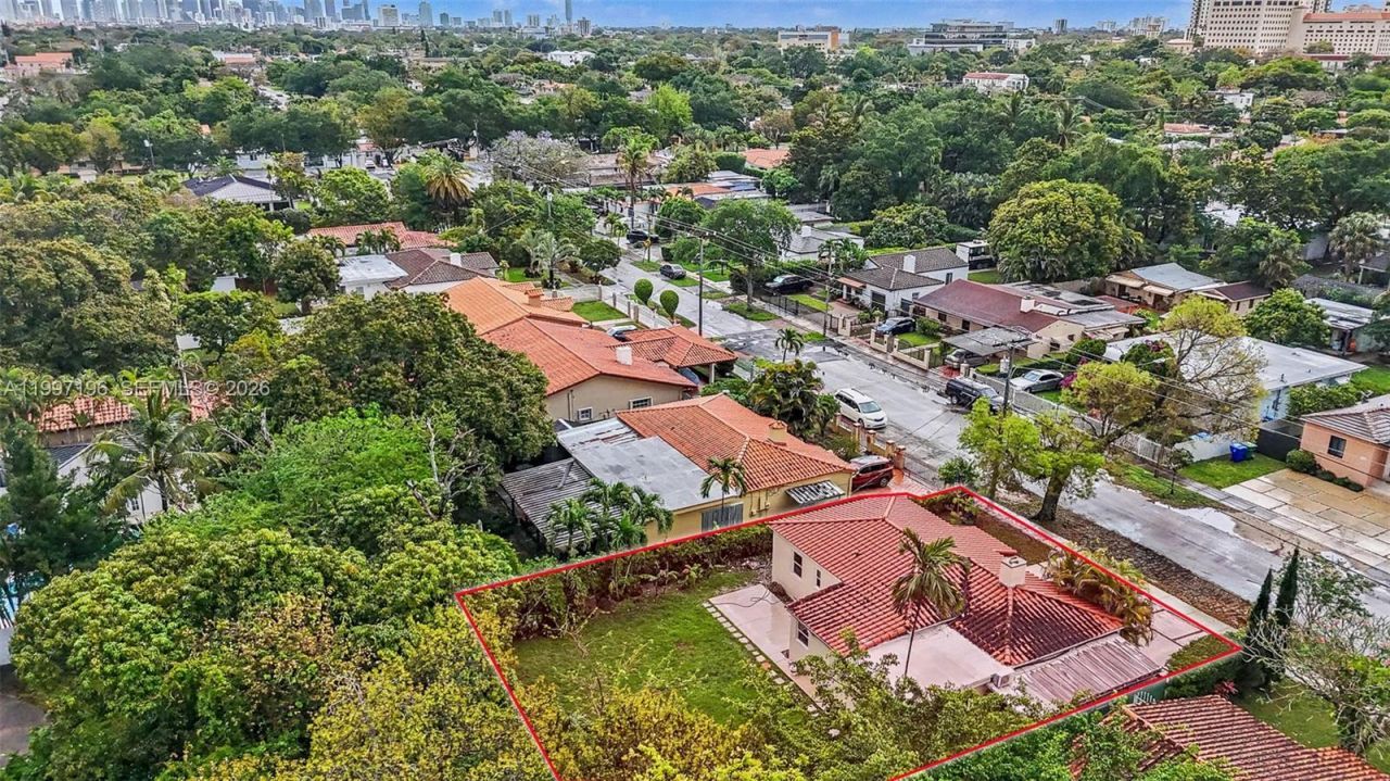 3951 SW 2nd Ter, Miami, FL 33134 Photo