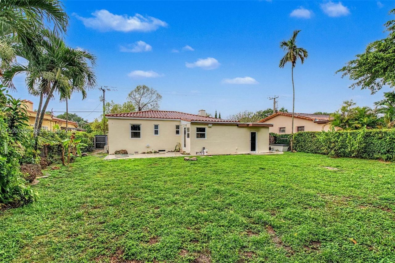 3951 SW 2nd Ter, Miami, FL 33134 Photo