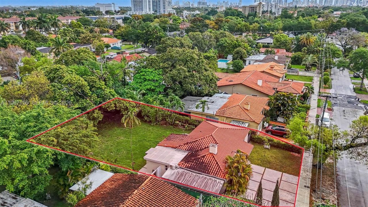 3951 SW 2nd Ter, Miami, FL 33134 Photo