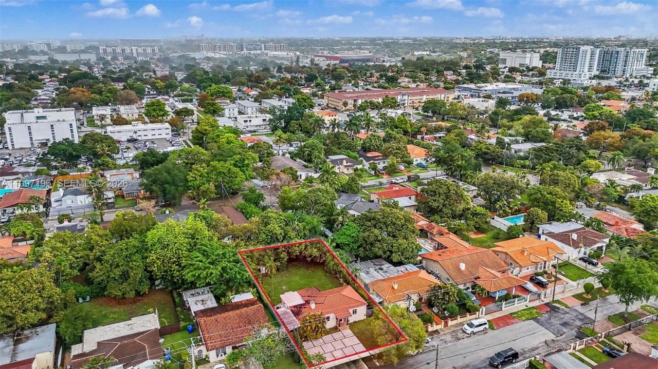 3951 SW 2nd Ter, Miami, FL 33134 Photo