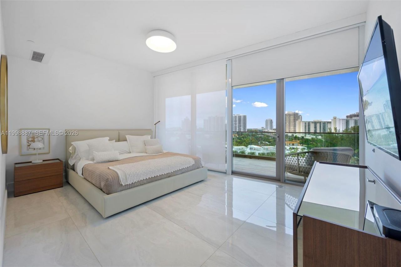 18975 Collins Ave, Unit 605, Sunny Isles Beach, FL 33160 Photo