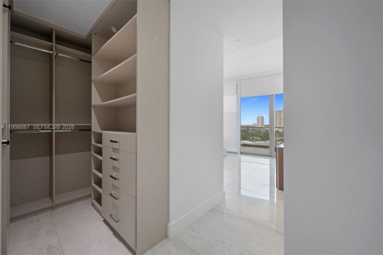 18975 Collins Ave, Unit 605, Sunny Isles Beach, FL 33160 Photo