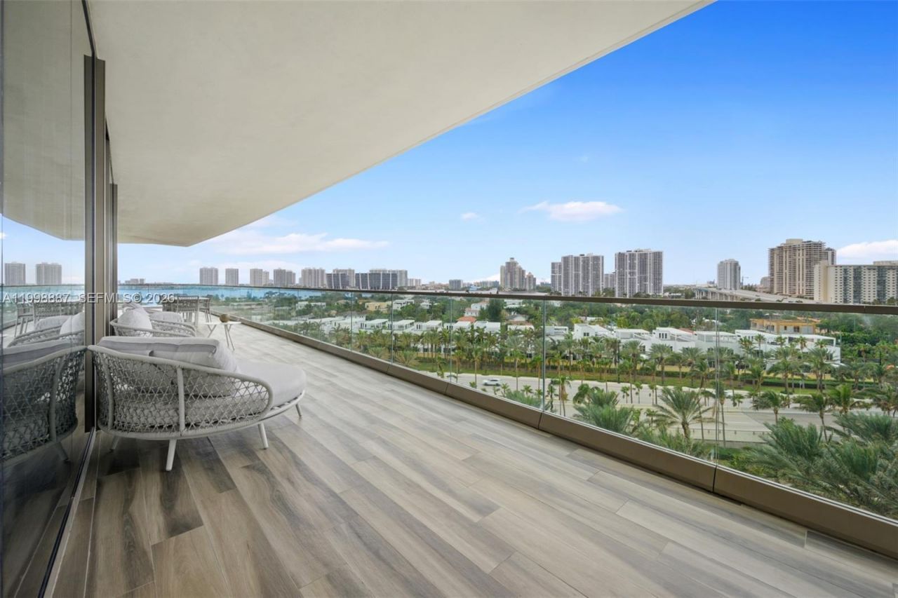 18975 Collins Ave, Unit 605, Sunny Isles Beach, FL 33160 Photo