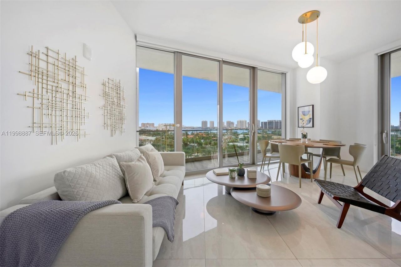 18975 Collins Ave, Unit 605, Sunny Isles Beach, FL 33160 Photo