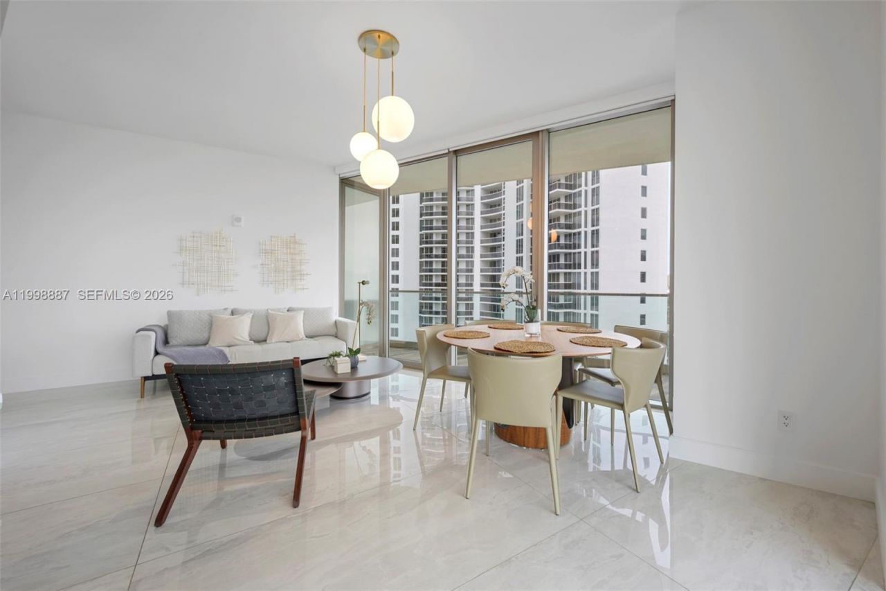 18975 Collins Ave, Unit 605, Sunny Isles Beach, FL 33160 Photo