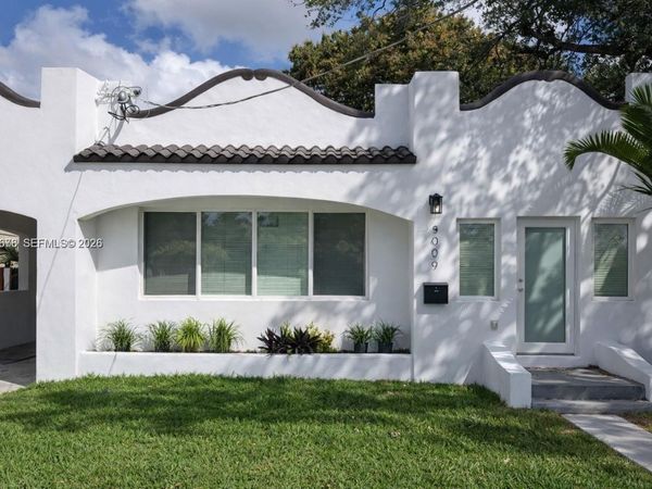 3079 NW Flagler Ter , Miami, FL 33125