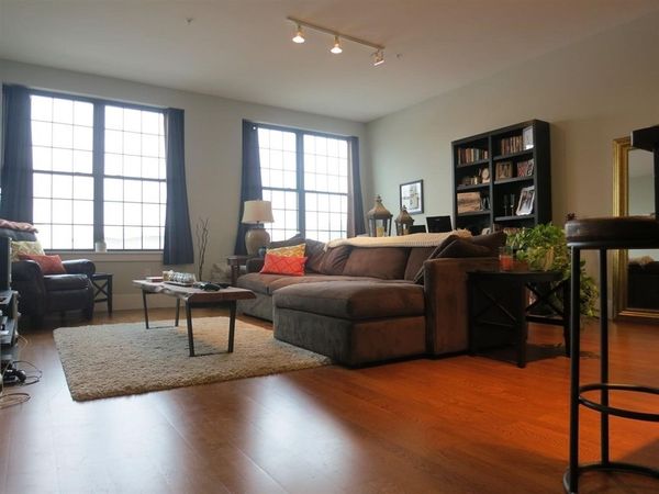 154 W 2nd St, Unit 220, Boston, MA 02127