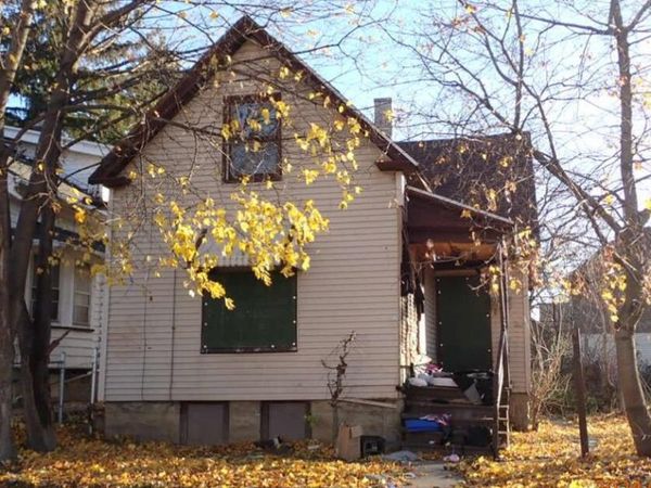 3260 N 15 STREET, Milwaukee, WI 53206