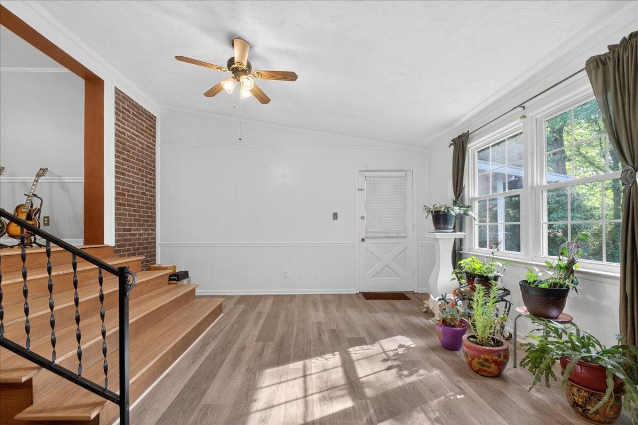 1225 Hillside Drive Photo 13