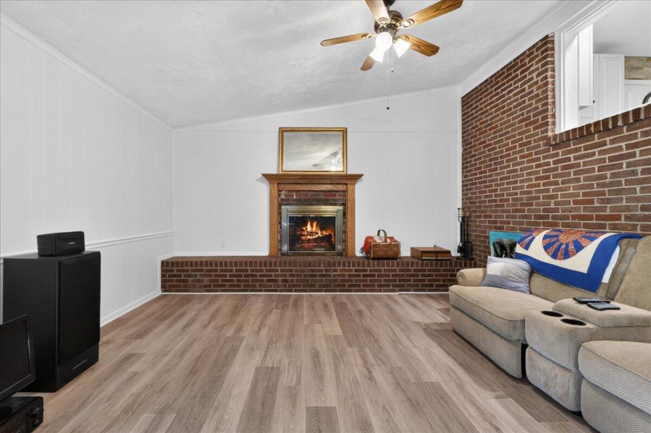 1225 Hillside Drive Photo 15