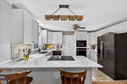 1225 Hillside Drive photo 4