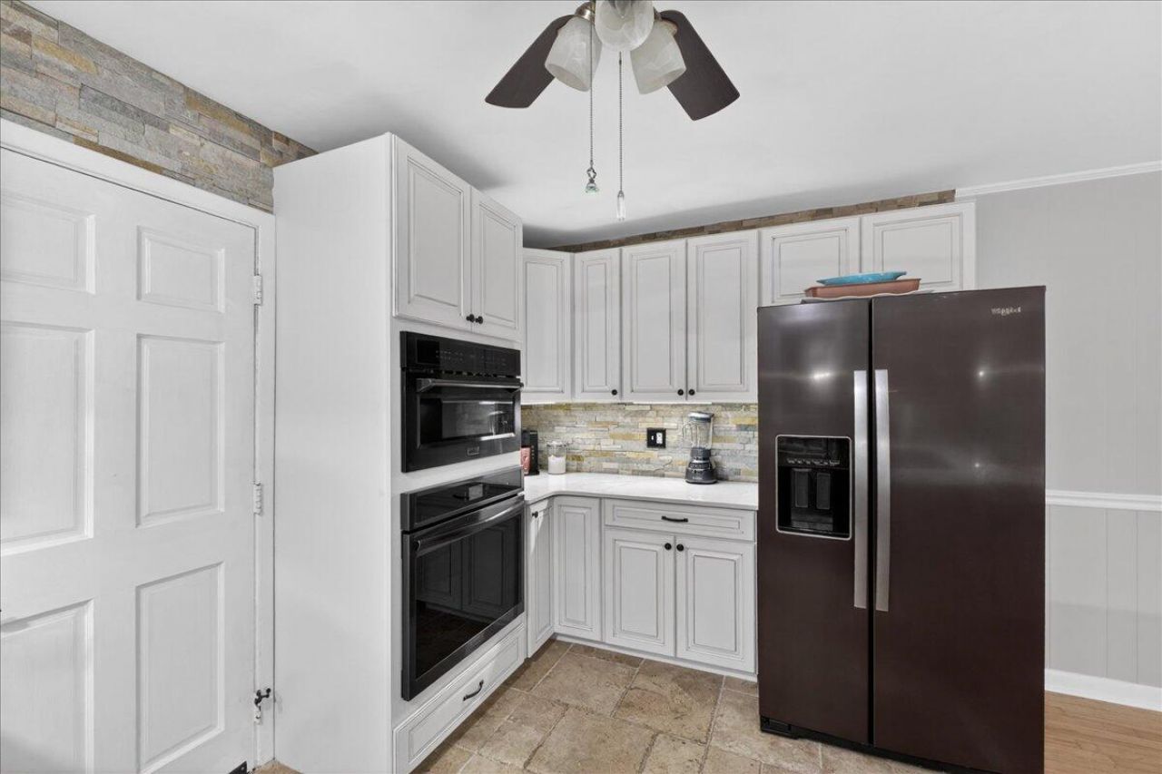 1225 Hillside Drive Photo 8