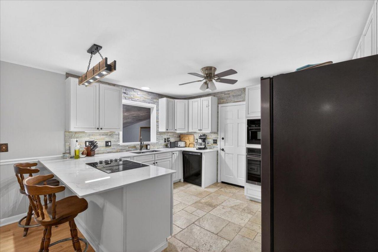 1225 Hillside Drive Photo 9