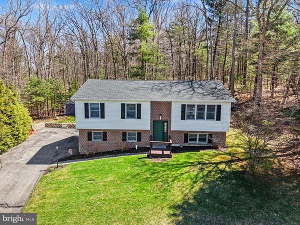 48 LIBERTY DRIVE, MOUNT HOLLY SPRINGS, PA 17065