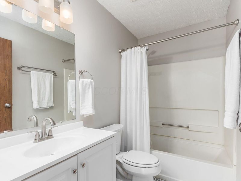 926 Cherry Bud Drive, Columbus, OH 43228 Photo 18