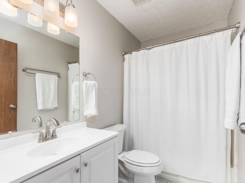 926 Cherry Bud Drive, Columbus, OH 43228 Photo 19