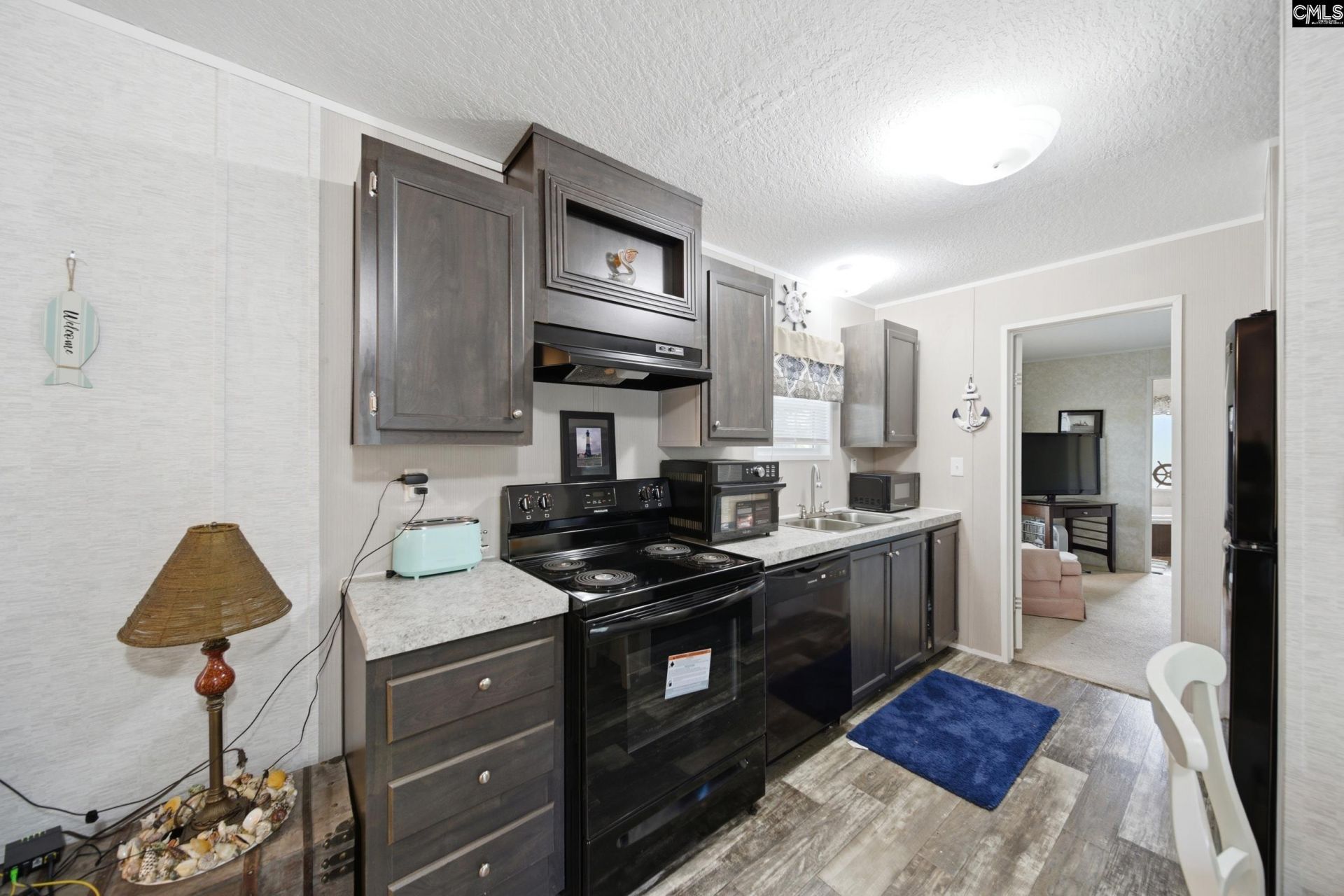 293 Walnut Street Photo 9