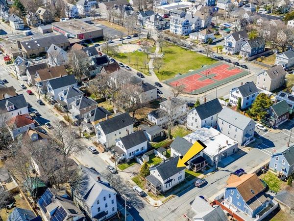 69 Newton St, New Bedford, MA 02740