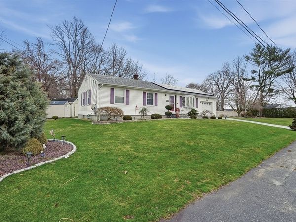 572 Bartlett Street, Acushnet, MA 02743