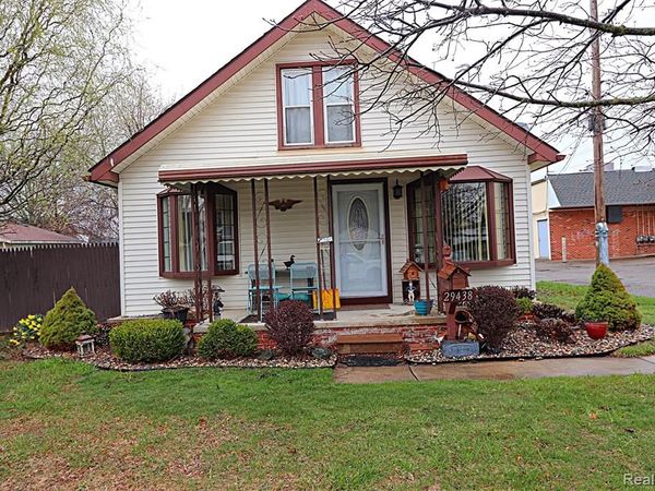 29438 Elmwood Street, Garden City, MI 48135