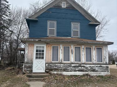 201 NW Becker Avenue, Clontarf, MN 56215