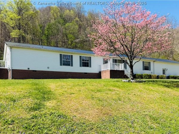 1 Sugarcamp Road, Hugheston, WV 25110