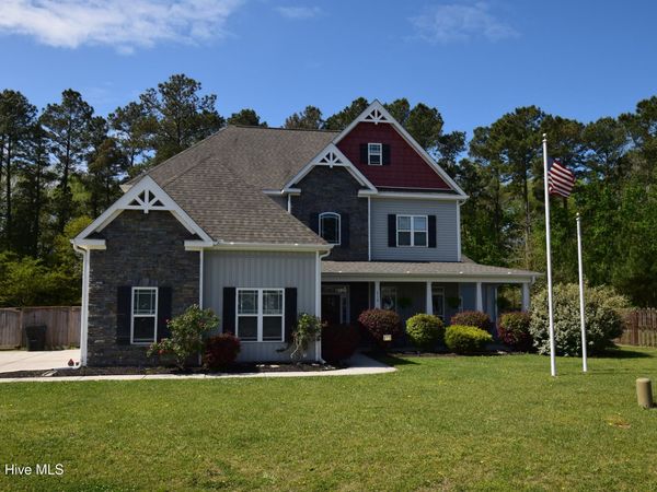 612 Dezi Lane, Hubert, NC 28539