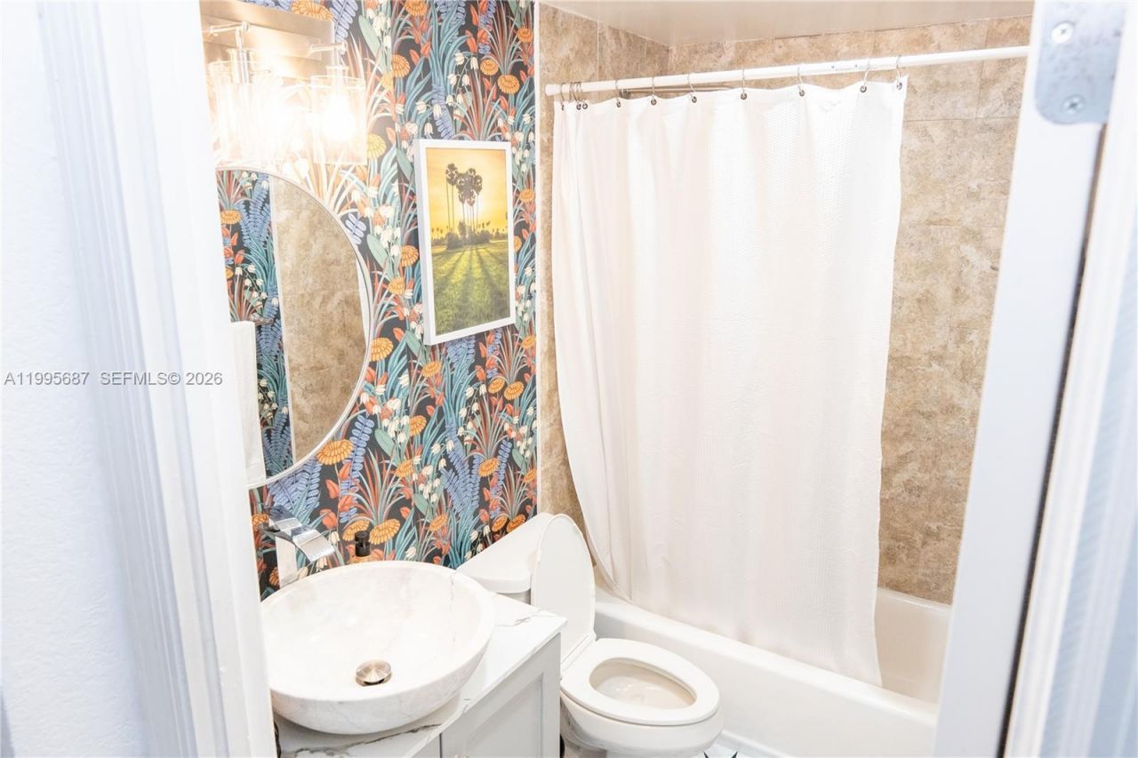 7501 E Treasure Dr, Unit 5M, North Bay Village, FL 33141 Photo