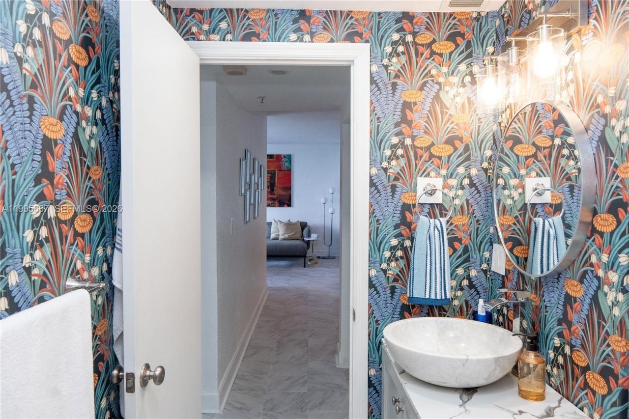 7501 E Treasure Dr, Unit 5M, North Bay Village, FL 33141 Photo